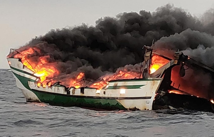 В Черном море загорелось и затонуло рыболовецкое судно