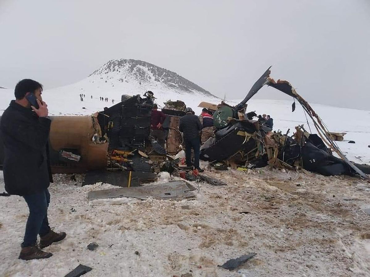 При крушении вертолета в Турции погиб генерал сухопутных войск